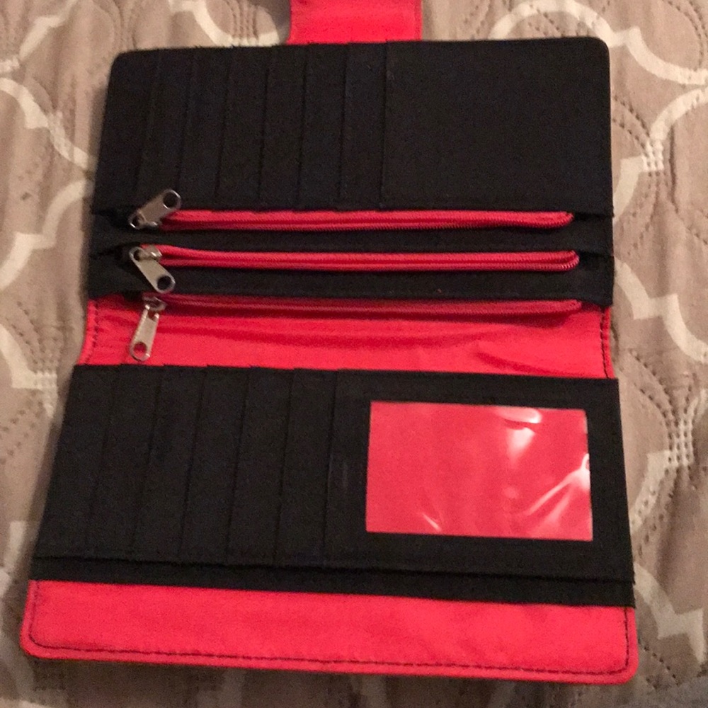 Kenneth Cole Reaction Wallet - Picture 2 of 6